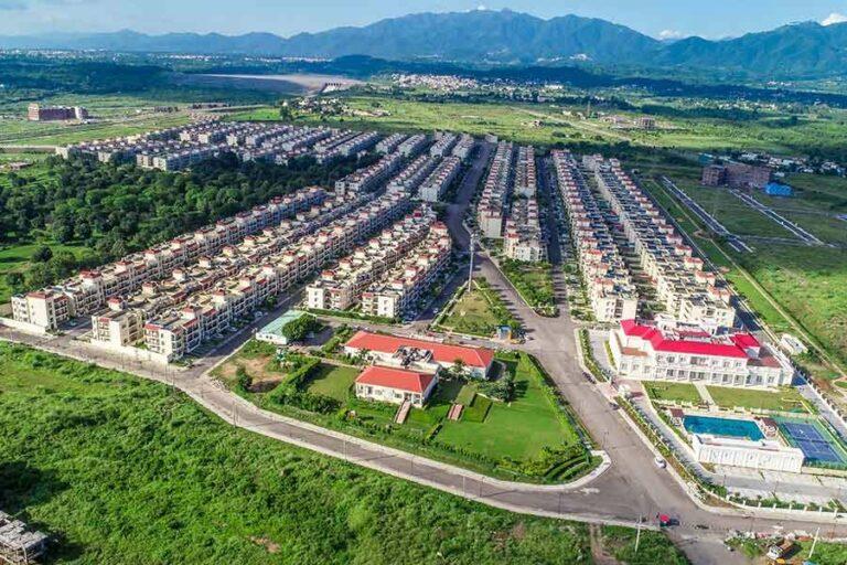 Why Choose Independent Floors at Dlf Valley Gardens