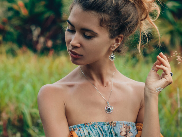 10 Staggering Azurite Wedding Rings For An Everlasting Appearance