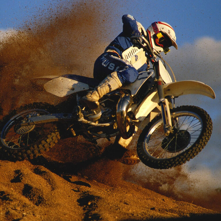 Exploring the Thrill: Dirt Bike Rental in Dubai Desert