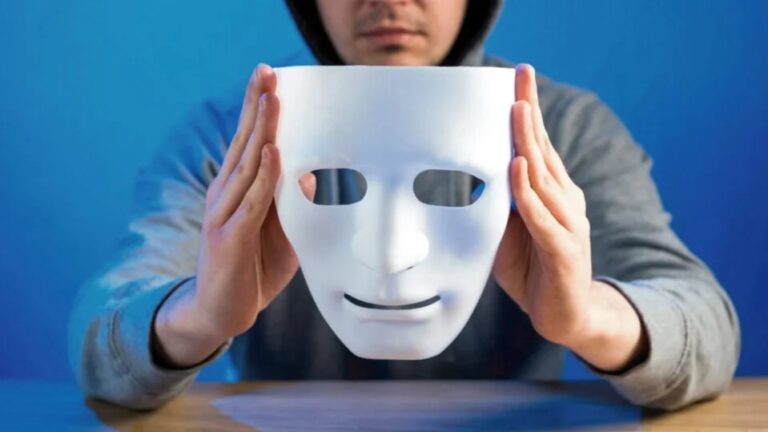 The War on Reality: Deepfakes and the Battle for Authenticity Online